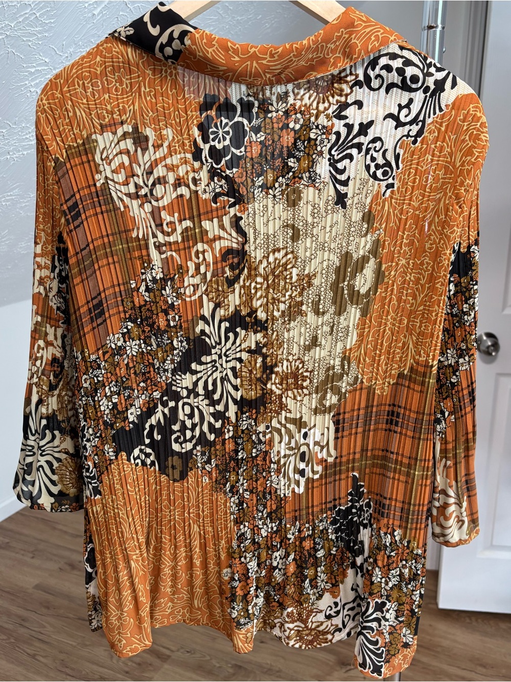 y2k crinkle pleated lightweight top, mixed pattern patchwork style. Size 14/16W - Picture 2 of 10